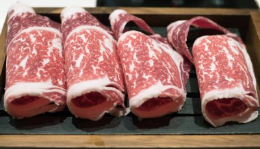 Sukiyaki için wagyu bifteği.