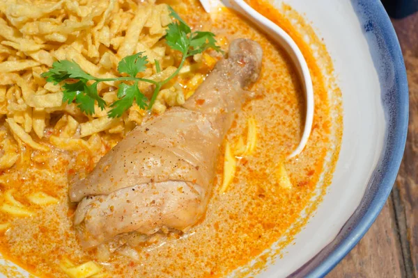 Trébol Pollo Rojo Curry Noodle Alimento Popolar Del Norte Trueno — Foto de Stock