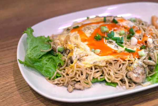 Revuelva Fideos Pollo Frito Estilo Tailandés — Foto de Stock