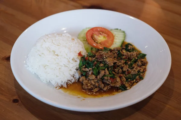 Mélanger Porc Riz Frit Avec Feuille Basilic — Photo