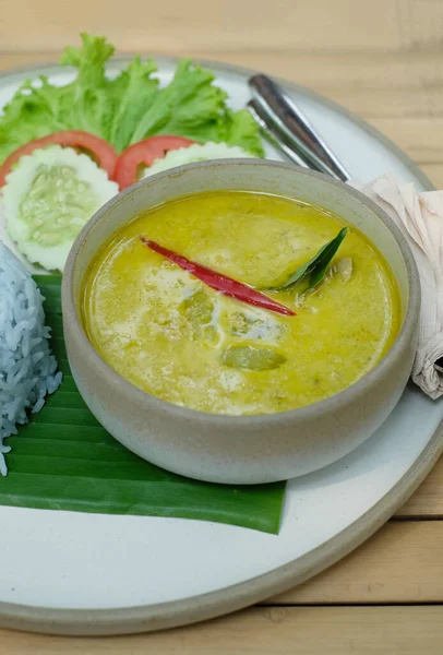 Gros Plan Curry Vert Sur Feuille Banane — Photo