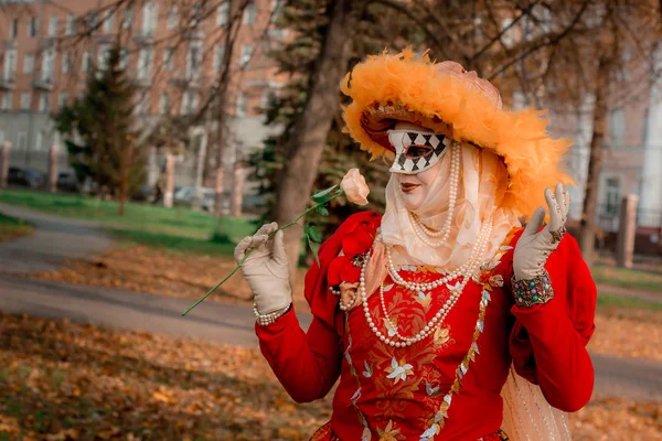 Young Girl Suit Autumn Carnival Mask Background Autumn Trees — Stock Photo, Image