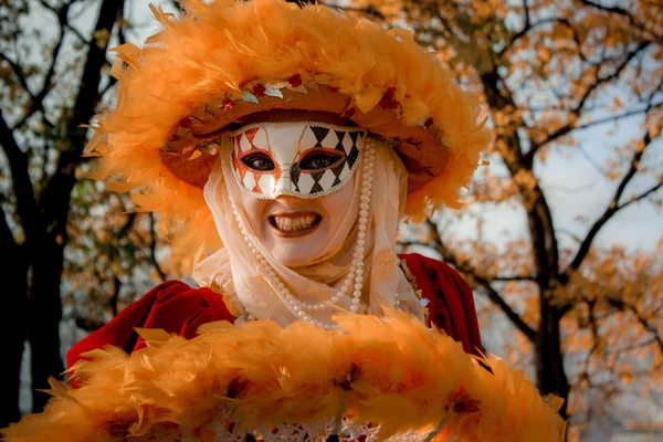 Young Girl Suit Autumn Carnival Mask Background Autumn Trees — Stock Photo, Image