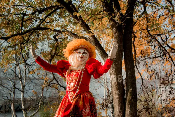 Young Girl Suit Autumn Carnival Mask Background Autumn Trees — Stock Photo, Image