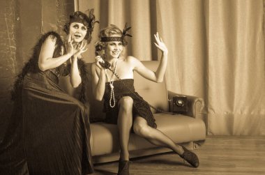 20. yüzyılın 30 yıl suretinde güzel genç kız.