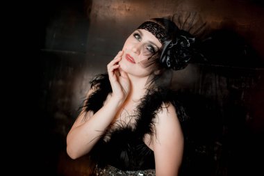 20. yüzyılın 30 yıl suretinde güzel genç kız.