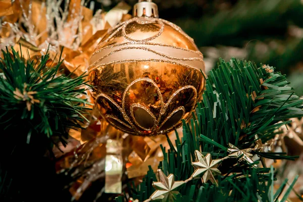 Bela Decorada Árvore Natal Abeto Artificial Decorado Para Feriado Natal — Fotografia de Stock