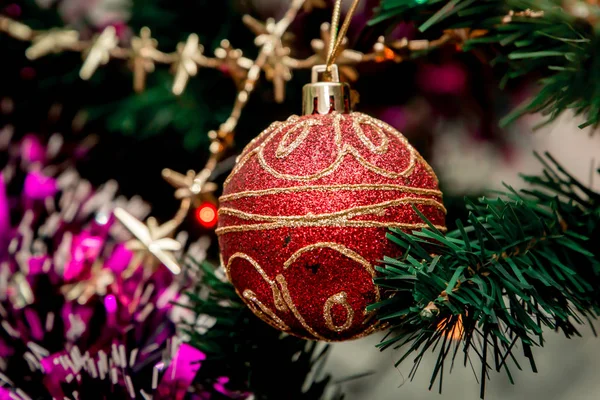 Güzel Süslü Noel Ağacı Yapay Ladin Noel Tatil Için Dekore — Stok fotoğraf