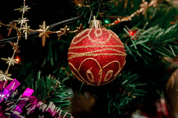 Bela Decorada Árvore Natal Abeto Artificial Decorado Para Feriado Natal — Fotografia de Stock