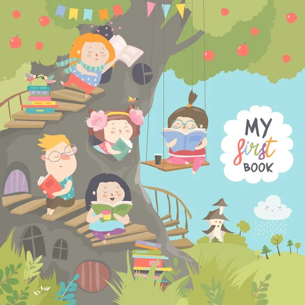 Niños felices leyendo libros en la casa del árbol — Vector de stock