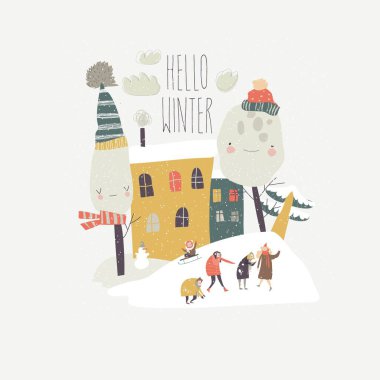 Arka bahçede kartopu oynayan bir grup mutlu insan.