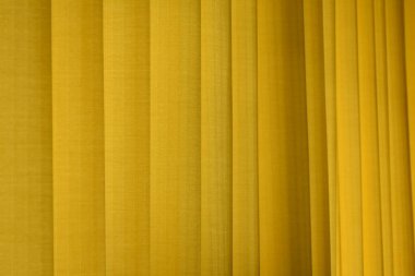 sarı renkli perde