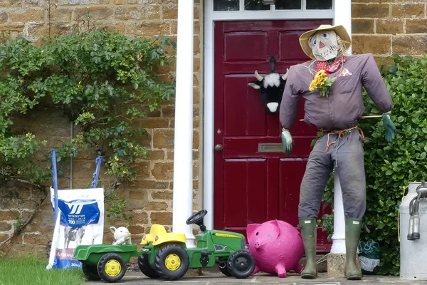 Gancho Norton Oxfordshire Inglaterra Julho 2020 Assustador Pássaros Hooky Scarecrow — Fotografia de Stock