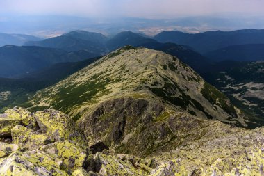 Romanya 'nın Retezat Peak Dağı' ndan panoramik manzara