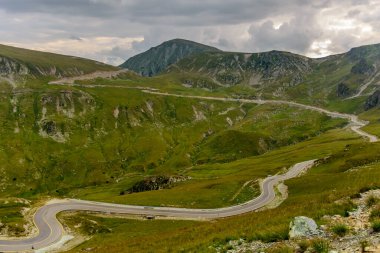 Romen Parang dağlarındaki en yüksek yolun muhteşem manzarası - Transalpina 
