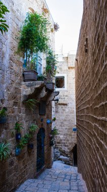 İsrail 'in antik Jaffa şehrinin dar sokakları.
