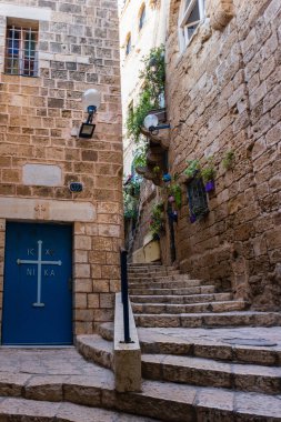 İsrail 'in antik Jaffa şehrinin dar sokakları.