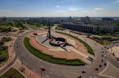 Saint-Petersburg, Rusya 'daki hava zafer meydanı Leningrad' ın kahramanlarının anıtı.