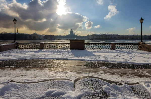 Universitätsdamm Und Poslaniye Cherez Veka Denkmal Sankt Petersburg Russland Sankt — Stockfoto