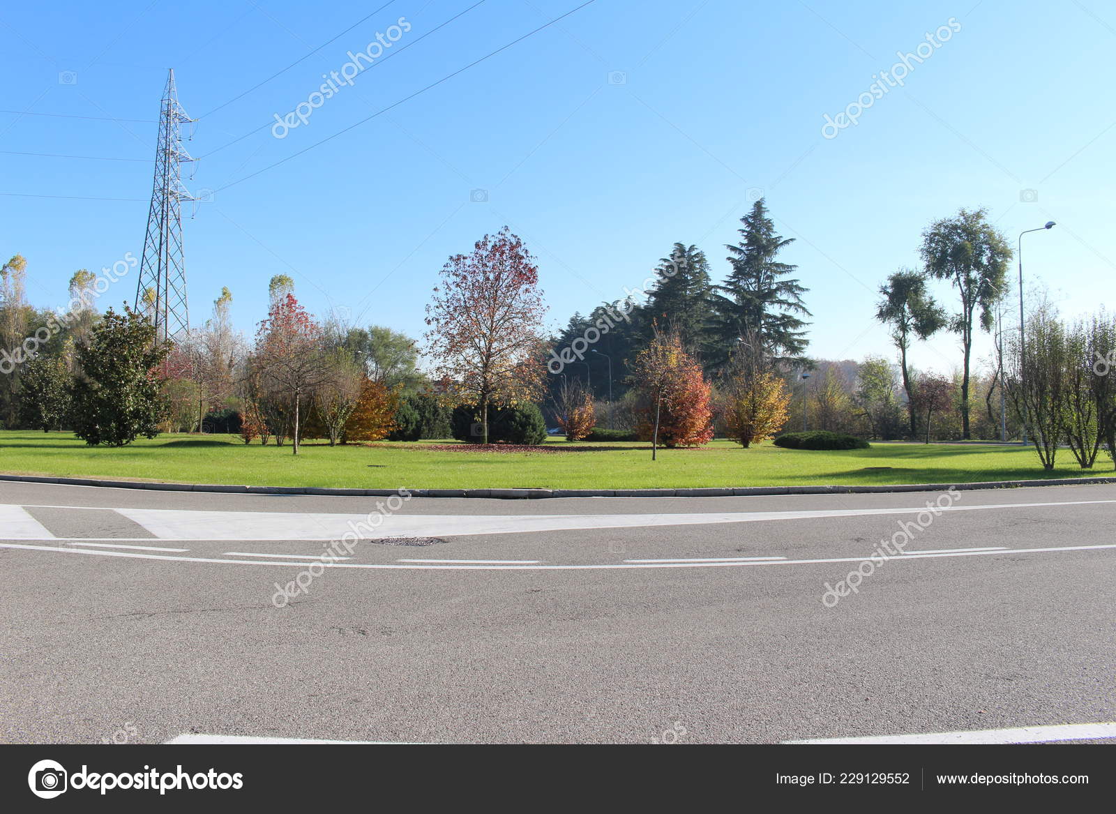 Roundabout Road Follows Garden Trees Autumn Northern Italy Stock