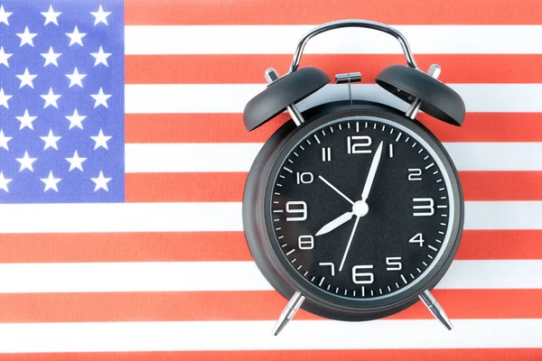 Close Retro Analog Clock Usa American Flag Background — Stock Photo, Image