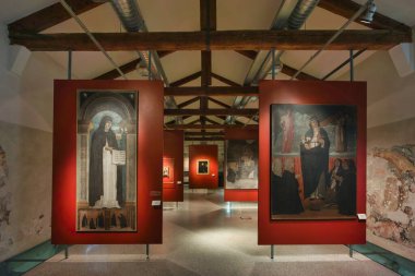 St. Sebastian Müzesi, Mantua, Lombardy, İtalya. Burada sergilenen çalışmalar, Rönesans şehrinin Gonzaga ve zengin Mantuan aileleriyle ilgili dini eserlerle zenginleştirilmiş imajını sadakatle yansıtıyor..