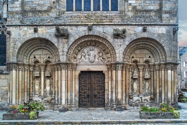 Dinan Bretanha França Basílica São Sauveur Com Sua Mistura Épocas — Fotografia de Stock