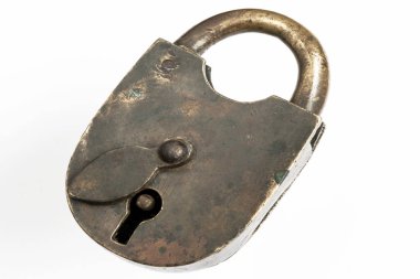 Eski asma kilit. Yakın çekim.