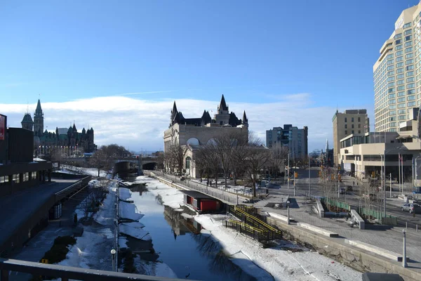 Rideau-csatorna télen, Ottawa, Kanada — Stock Fotó