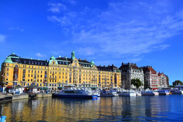 Stockholm, schweden-september: malerische herbstkulisse der altstadt — Stockfoto