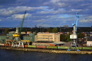 Görünümünde üzerinde bağlantı noktası musluklar Daugava Nehri bağlantı noktası, Riga - Eylül 23,2018 