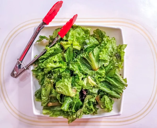 Dit Toont Een Sla Salade Gerecht Geserveerd Voor Een Maaltijd — Stockfoto