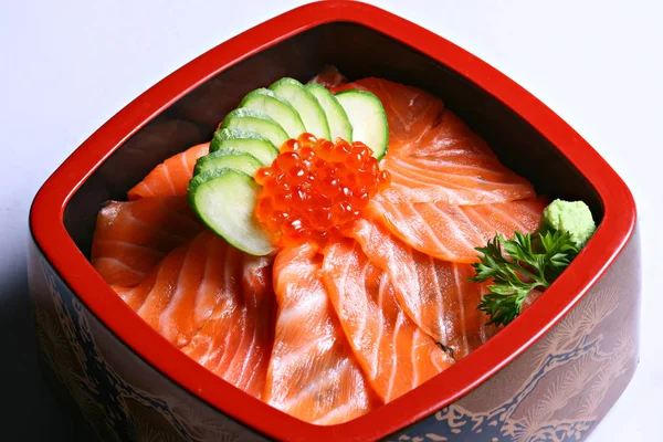 Kaisen Salmon Donburi Świeży Łosoś Ikura Roe Zwieńczona Ryżem — Zdjęcie stockowe