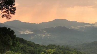 Kaeng Krachan Milli Parkı phetchaburi eyaleti Tayland orman Phoneon Thung kamp güzelliği. 