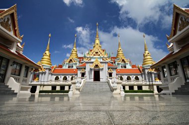WAT Tang Sai. Güzel tapınak üst kısmında ayıma dağ, Prachuap Khirikhan, Tayland.