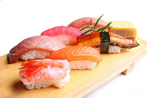 Sushi Mixto Sobre Fondo Blanco — Foto de Stock