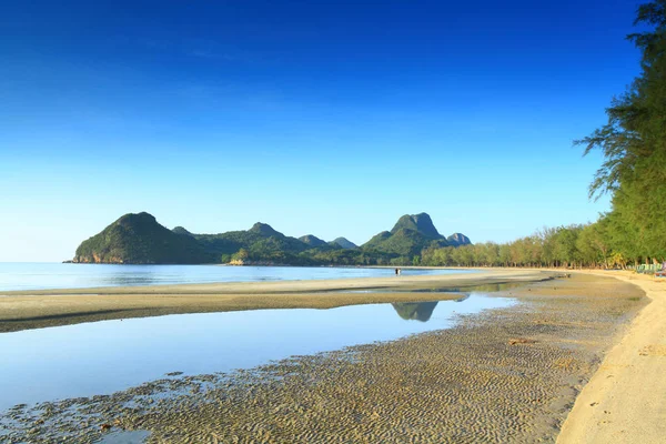 Playa Hermosa Agua Mar Bahía Tungsang Provincia Chumphon — Foto de Stock