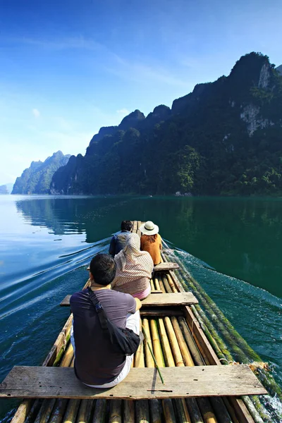 Balsas Bambú Tradicionales Lago Presa Ratchaprapa Parque Nacional Khao Sok — Foto de Stock