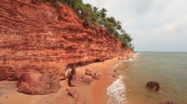 Tayland 'ın Prachuap khiri khan ilindeki Fung Daeng Red Cliffs Bang Saphan Noi' de güzel bir gündoğumu..