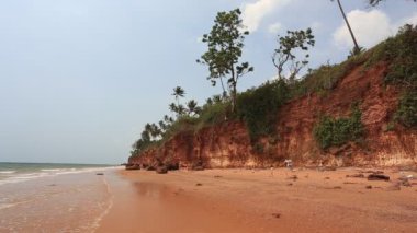 Tayland 'ın Prachuap khiri khan ilindeki Fung Daeng Red Cliffs Bang Saphan Noi' de güzel bir gündoğumu..