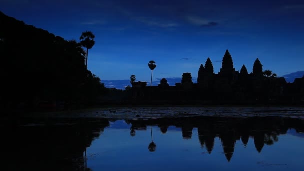 Soluppgång Syn Populära Turistattraktion Antika Tempel Komplex Angkor Wat Med — Stockvideo