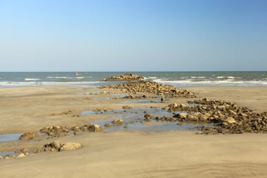 Laem Phak Bia Royal Project, Phetchaburi, Tayland 'da çevresel ve ekolojik olarak sürdürülebilir yöntemlerle hem atık su hem de katı atıkların tedavisini amaçlayan bir proje.
