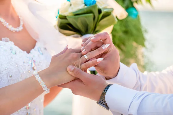 Groom Places Ring Bride Hand Photo Closeup Wedding Details — Stock Photo, Image