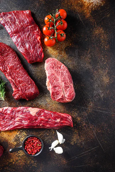 Organiczny Zestaw Surowych Alternatywnych Steków Wołowych Klapka Flanka Steak Maczeta — Zdjęcie stockowe