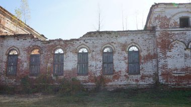 Bir Rus köyünün eski kalıntıları.