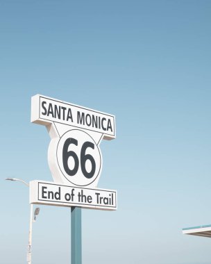 Santa Monica, Kaliforniya'da rota 66 bitiş işareti