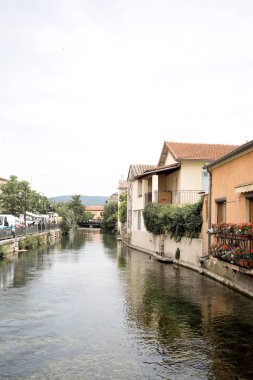 Provence Fransa sevimli kasaba, mimari ve sokaklar