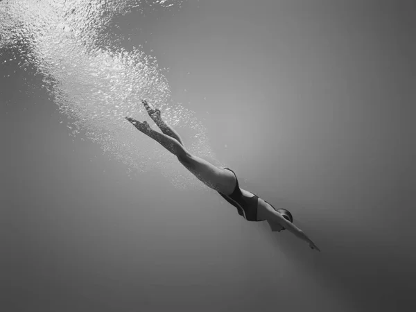 Mujer Nadando Bajo Agua Mar Esta Una Ilustración Renderizado —  Fotos de Stock