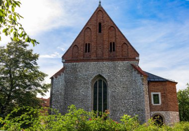 Polonya 'da Krakow' da antik bir kale kulesinin manzarası