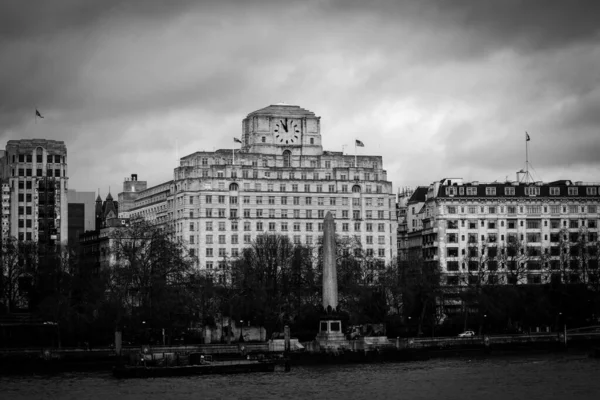 Foto Shell Mex Building Över Floden Thames Molnig Dag Med — Stockfoto